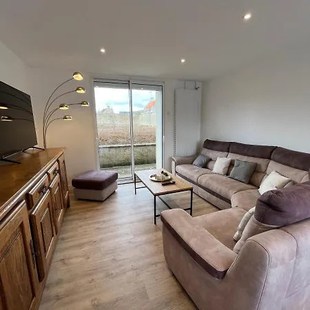 Etanin, Maison Entierement Renove Proche Et Holiday home